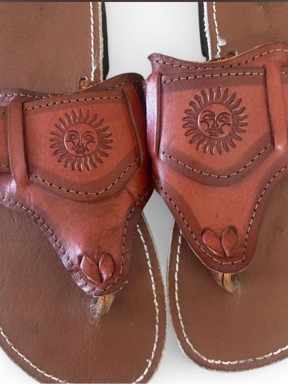 Source Unknown Brown Leather Sun Motif Toe-Post Sandals - Picture 4 of 4